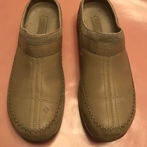 Tan Columbia leather clog Size 10